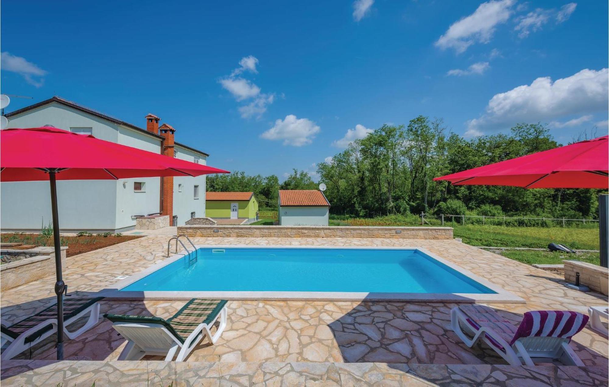 Cozy Apartment In Sv,Lovrec With Kitchen Jakici Exterior photo