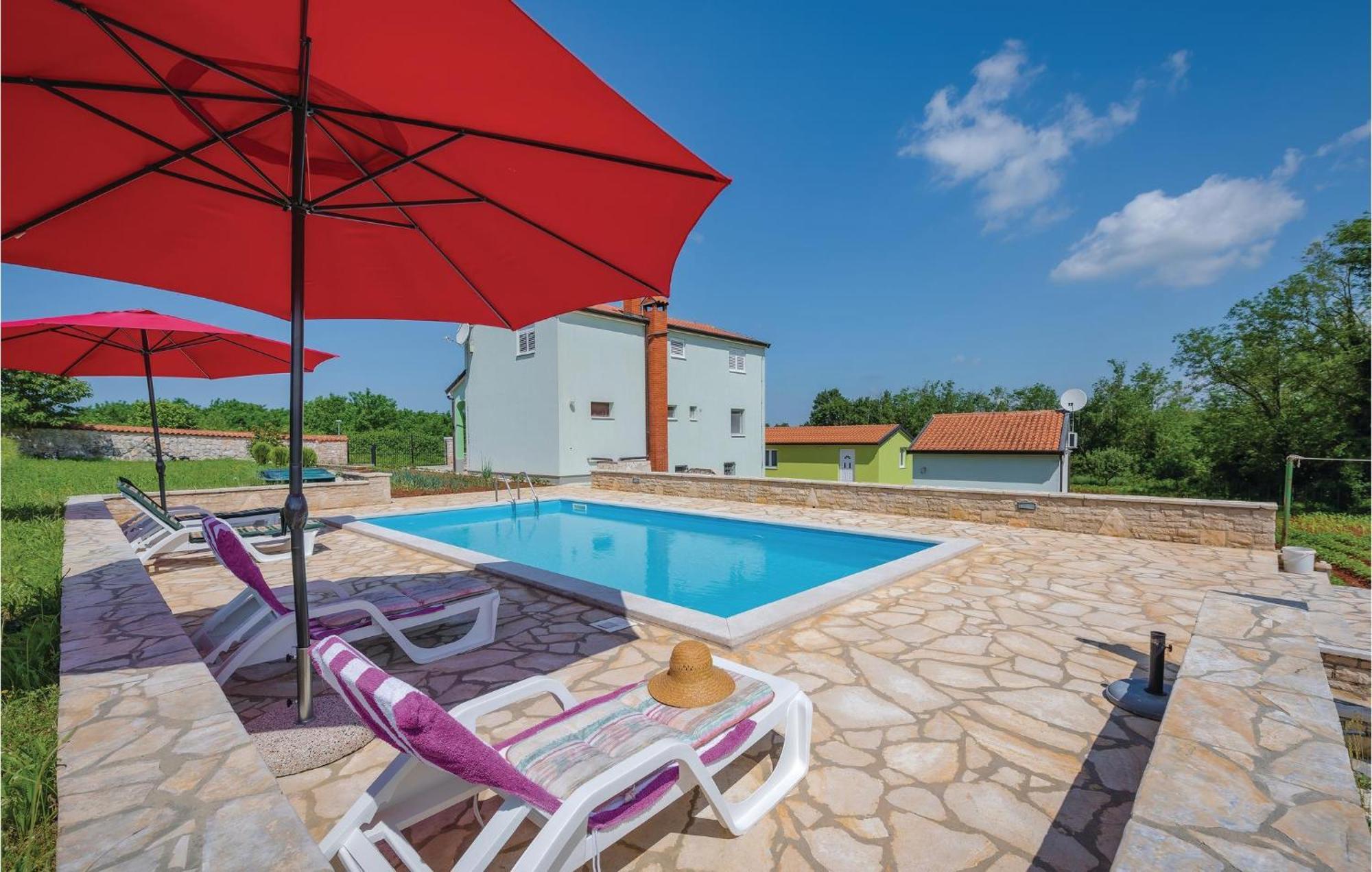 Cozy Apartment In Sv,Lovrec With Kitchen Jakici Exterior photo